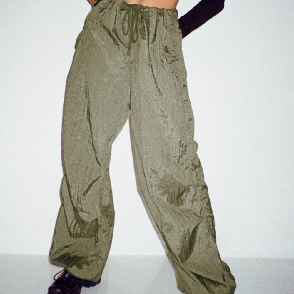 Motel rocks parachute pants